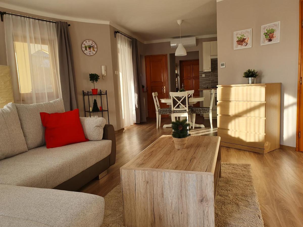 Pannonia Apartman Esztergom Eksteriør billede