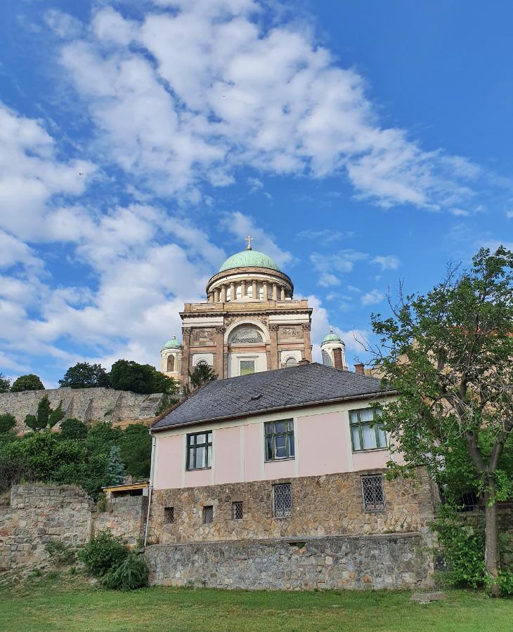 Pannonia Apartman Esztergom Eksteriør billede