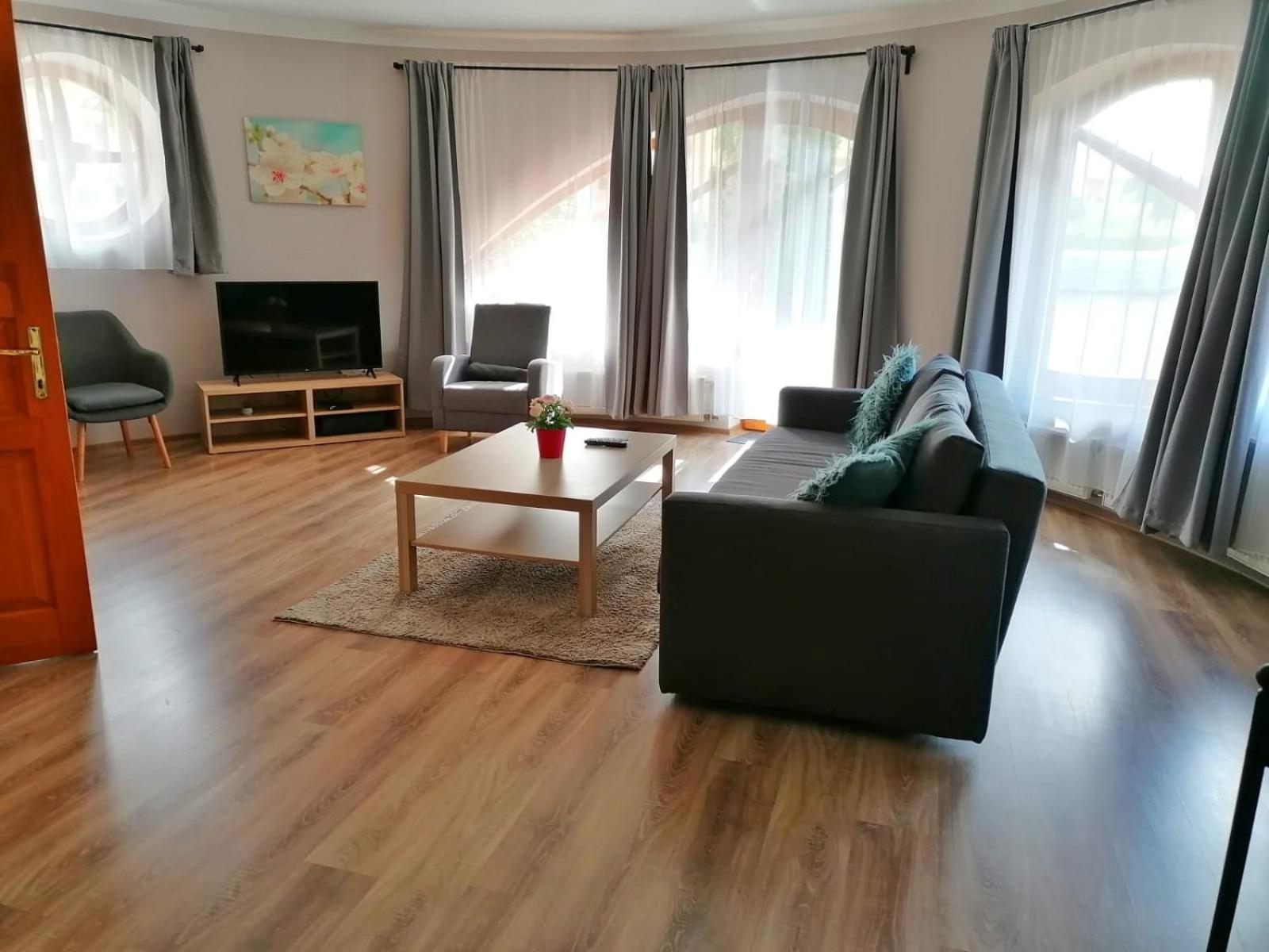 Pannonia Apartman Esztergom Eksteriør billede
