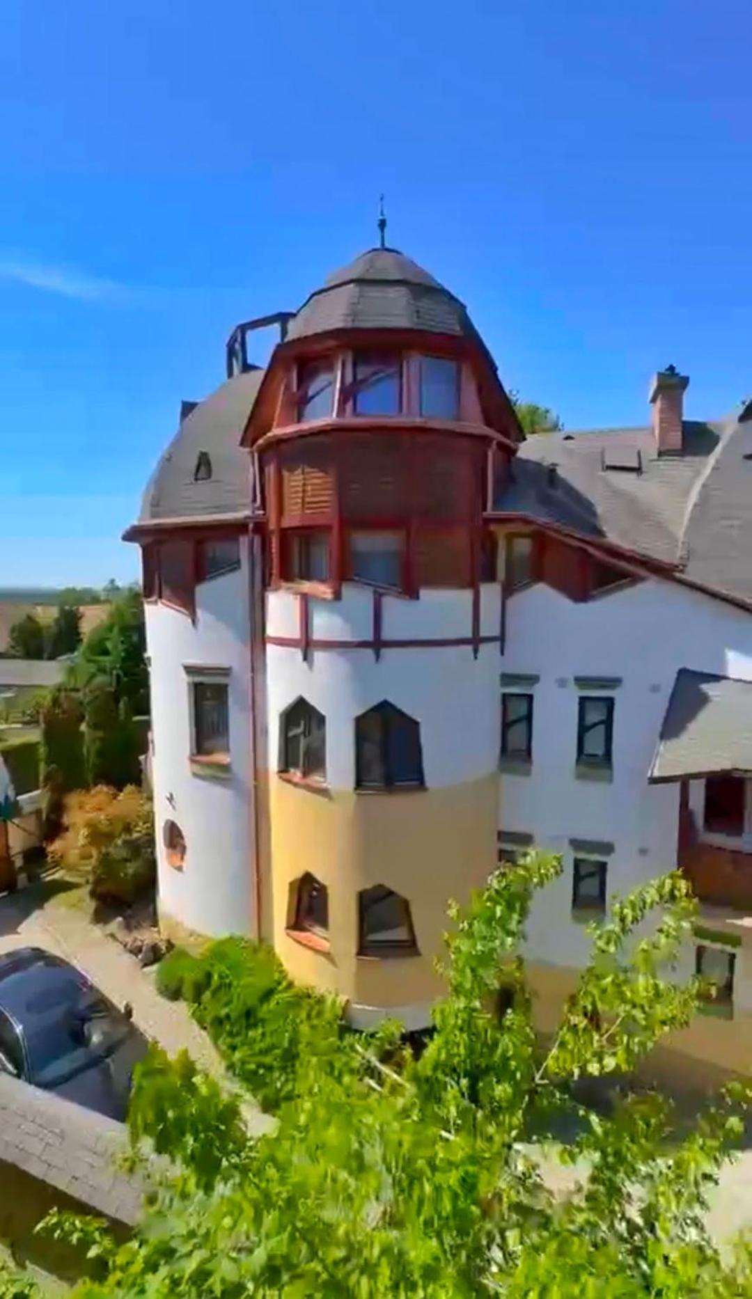 Pannonia Apartman Esztergom Eksteriør billede